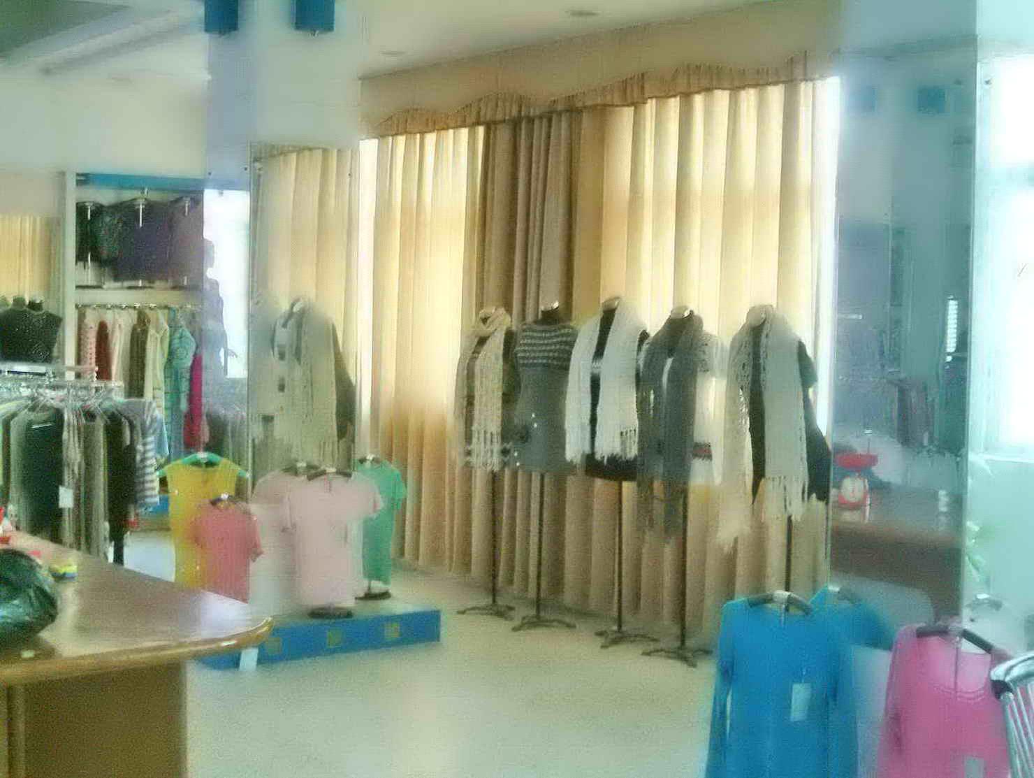 Shantou Longhu Zone Zhongyang Trading Co., Ltd.