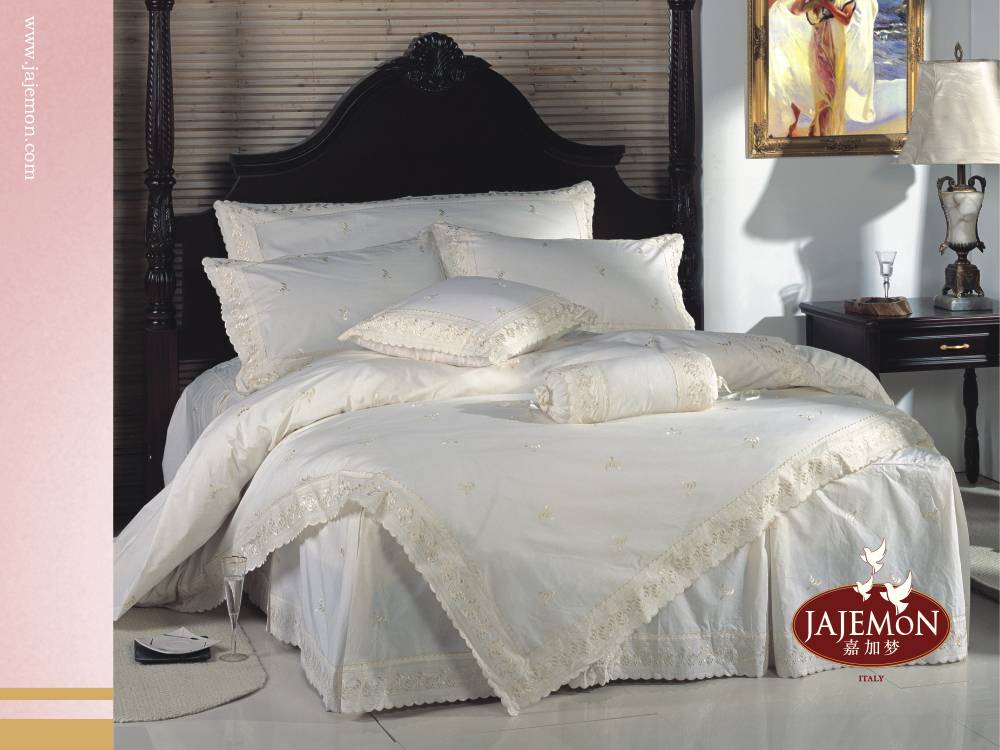 Bedding set, bed linen, bedspread, pillow, cushion (Bedding set ...