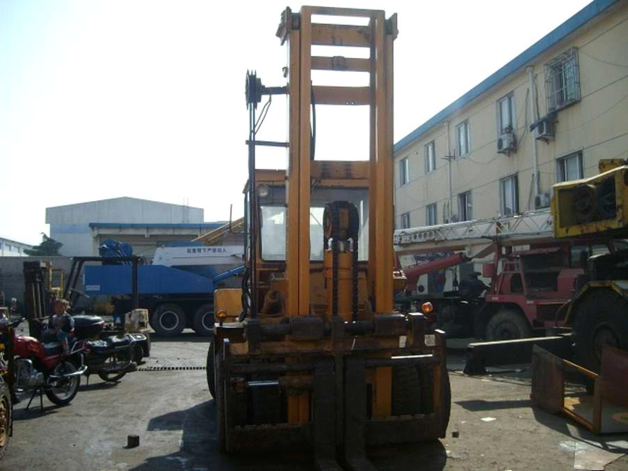 shifting marble and granite with a forklifter