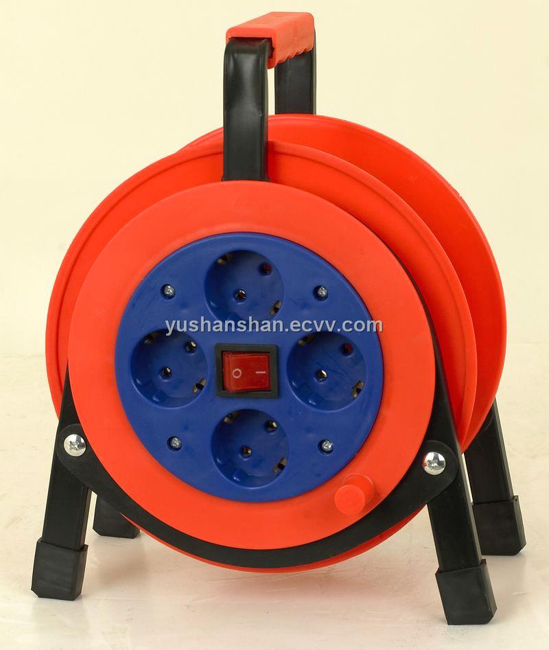 Protable Plastic Cable Reel with Circuit Breaker (6230B) from China