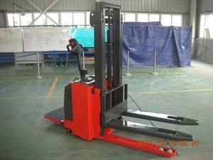 1.0 - 1.5T Capacity Electric Pallet Stacker Standard 