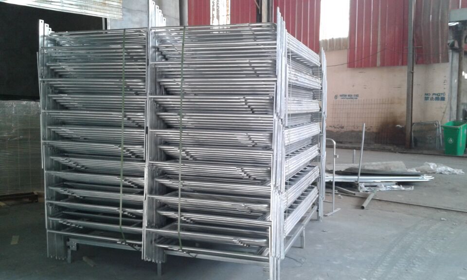 hot dipped galvanized 1100mmx2500mm construction guard rail fence hot dipped galvanized 1100mmx2500mm construction guard rail fence