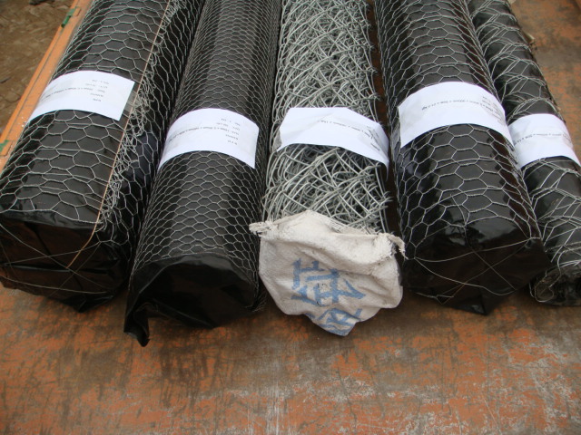 150ftx6ft 34 Dark Green PVC Coated Hexagonal Netting 150ftx6ft 34 Dark Green PVC Coated Hexagonal Netting