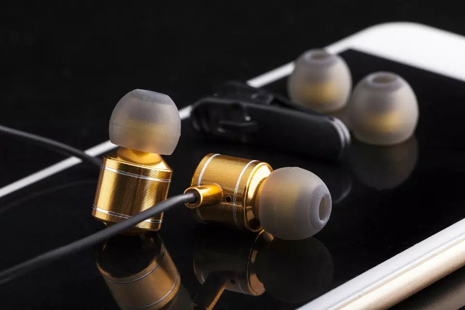 Earphone Headset with Mic for Apple iPhone 6 Beautiful Fashionable Earbuds Earphone Headset with Mic for Apple iPhone 6 Beautiful Fashionable Earbuds