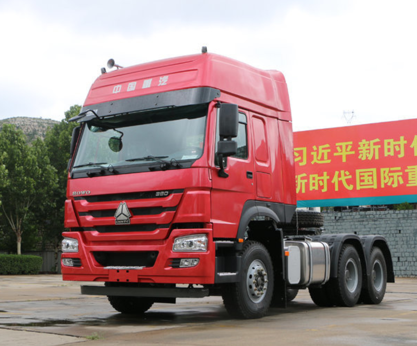HOWO 6*4 TRACTOR TRUCK in STOCK (the Configuration Can Be Replaced On Demand)