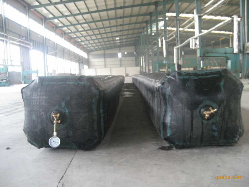 inflated rubber balloon used for culvert drainage sewage construction