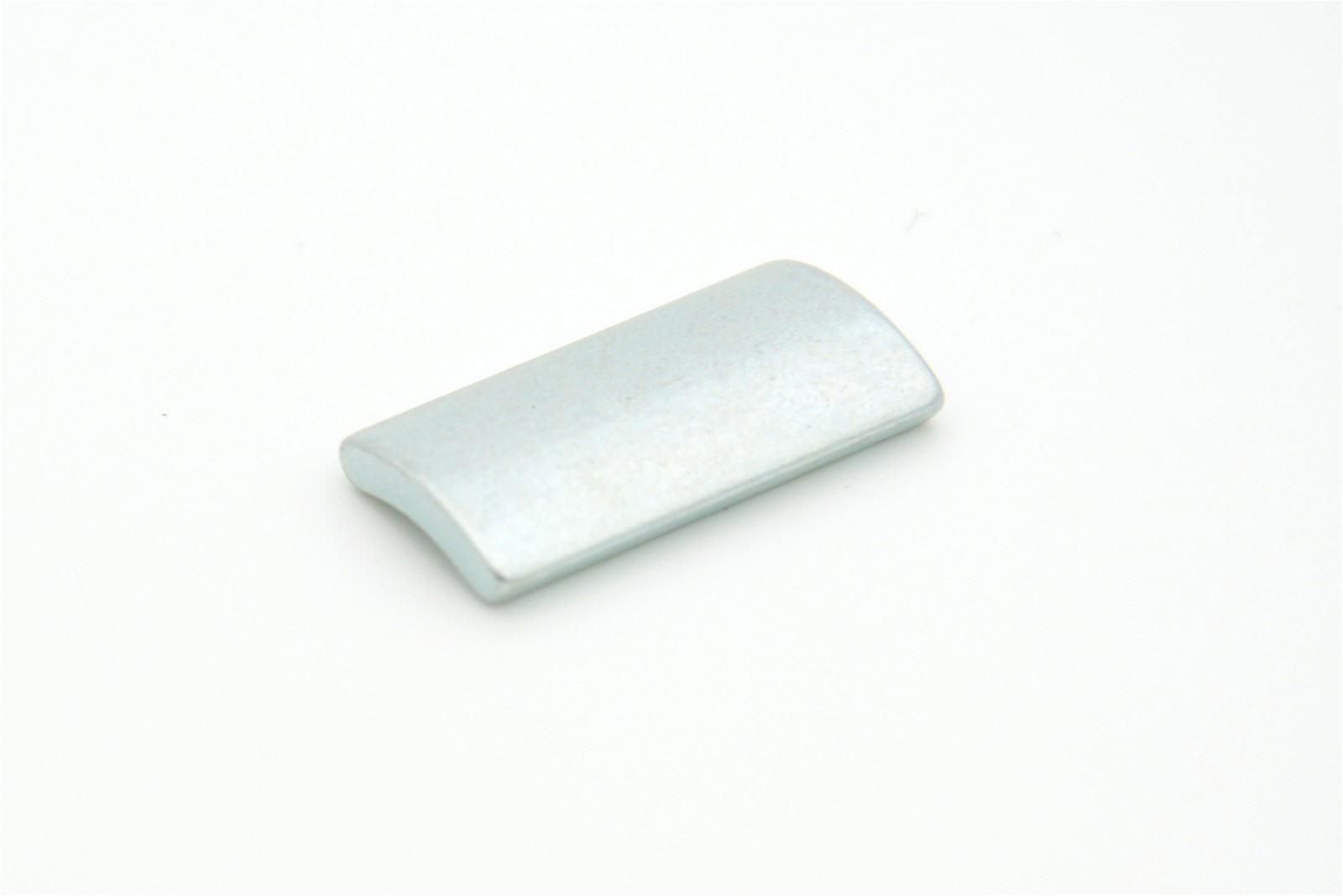 Arc sintered neodymium magnets with zinc coating