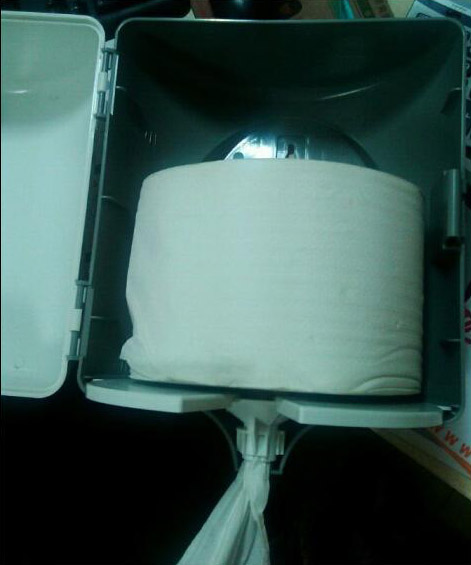 Centre Pull Jumbo Roll Tissue Dispenser White Lockable For Bathroom Hand Wiping
