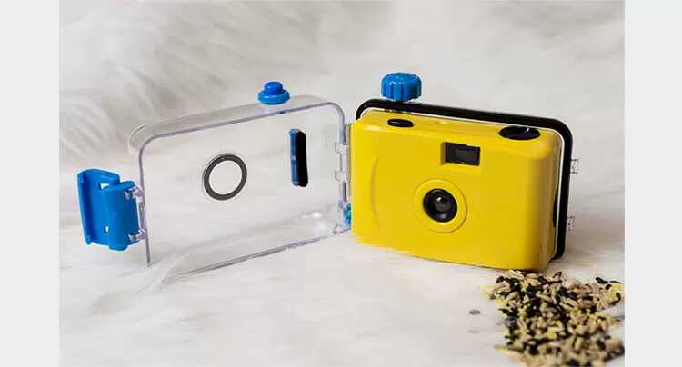 Retro Fool Film Camera Builtin Film Waterproof ins Oneoff Camera Creative Gift