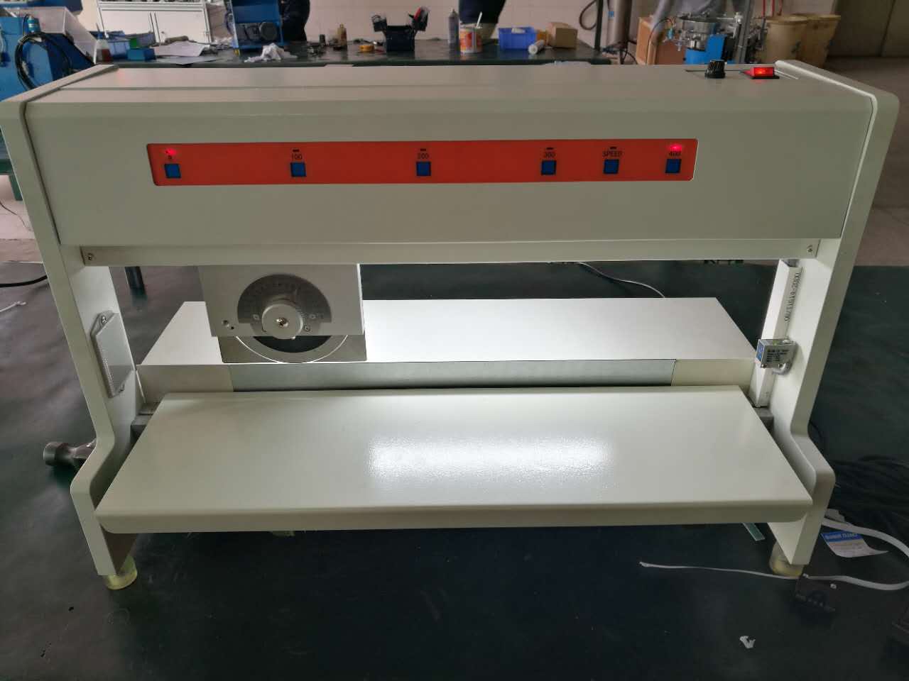 MovingBlade style PCB Separator