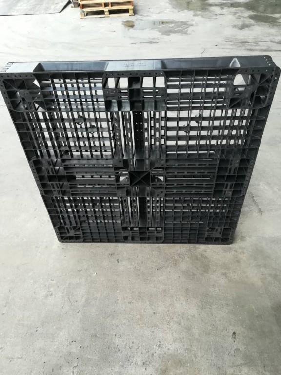 Strong and Durable Plastic Pallets