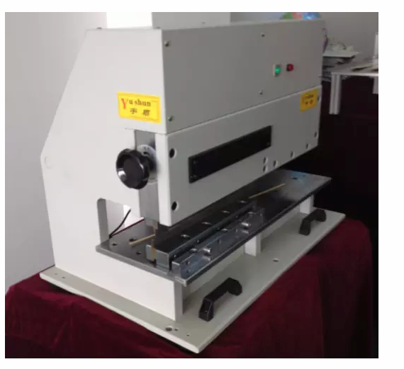 Pneumatic Type Pcb Separator With Two Linear Blades And CE Approved