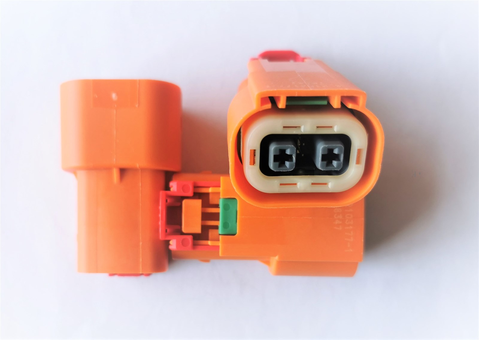 Connector for automobilebattery pack