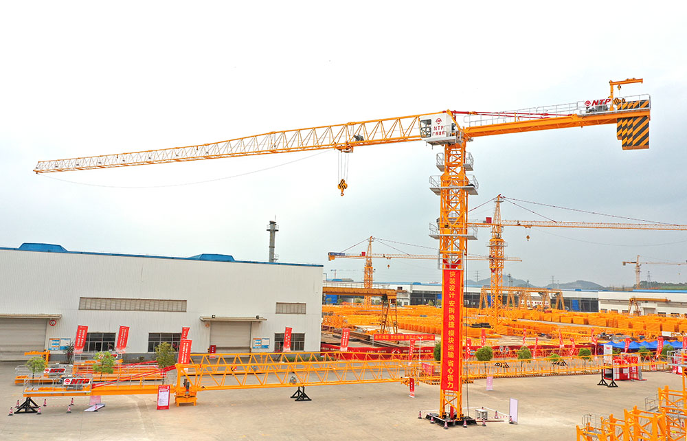Flat top tower cranes60158T Has a Max Jib Length of 60m and a Maximum Capacity of 8t