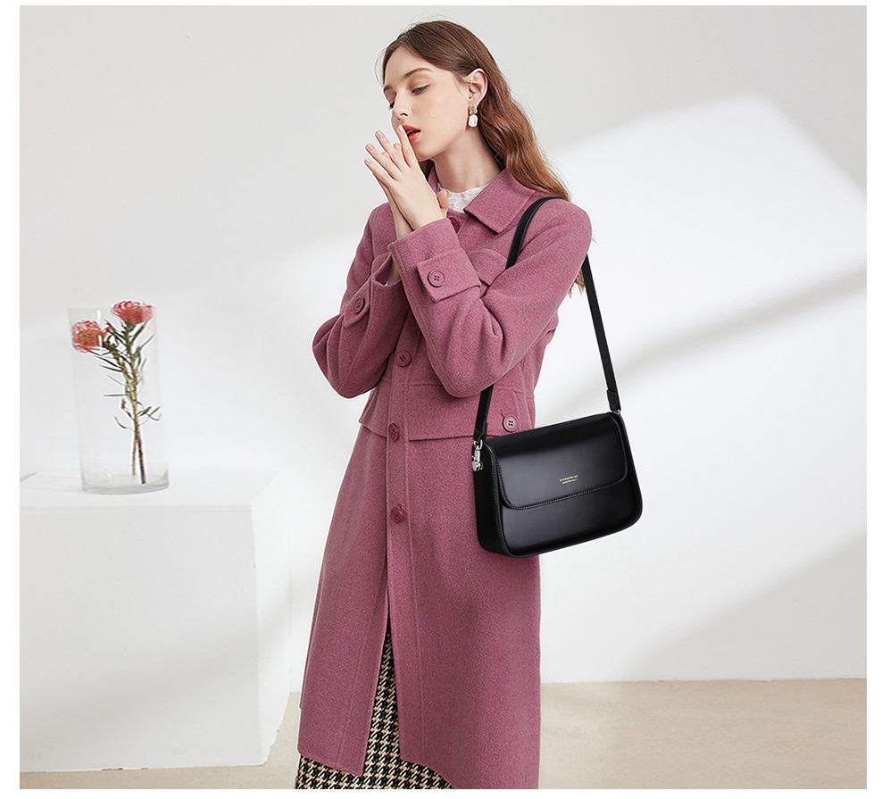 2022 Autumn and winter texture bag womens new trendy niche design leather messenger bag womens bag