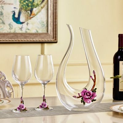 Household crystal wine glass goblet of wine