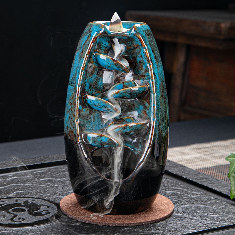 The kiln changes to both sides and the flow of incense burners