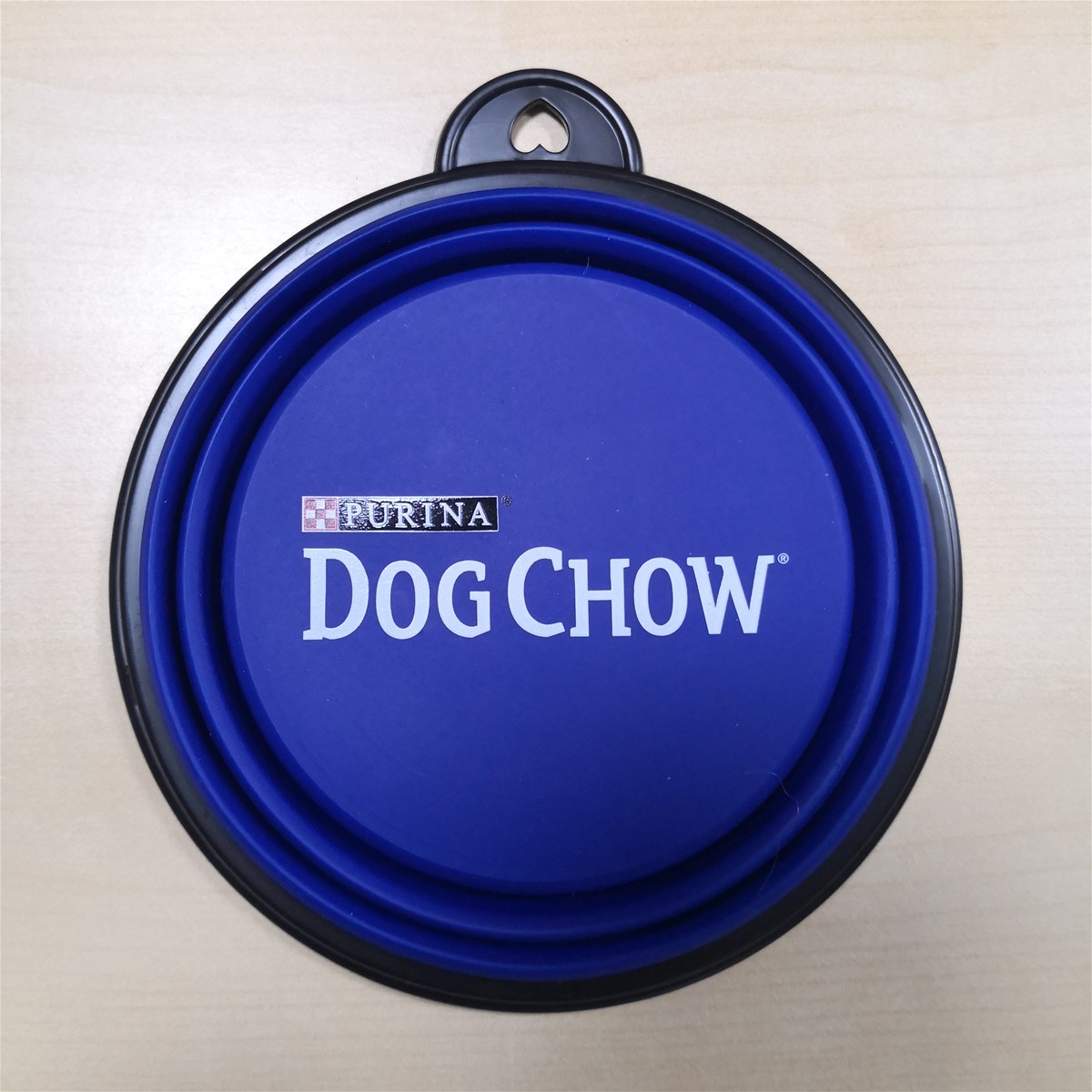 retractable silicone pet bowel vivid colors available small moq of 1K with customized branding and packing service