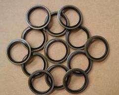 Gasket for oil discharge pipe
