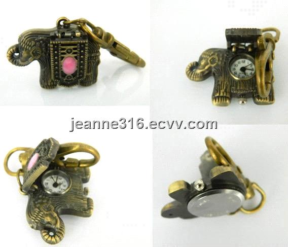 Elephantl keychain with quartz watch
