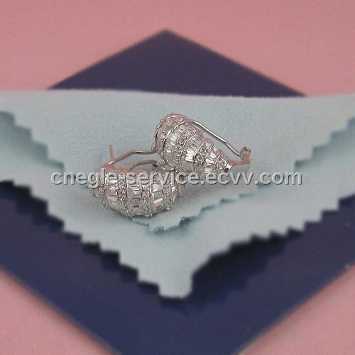 fashionable 925 sterling silver earrings with shining CZ stone