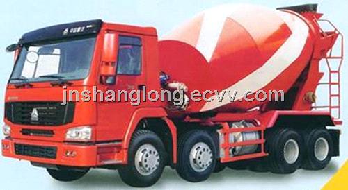 Sinotruk Howo 8x4 10m3 Concrete Mixer Truck/Cement Mixer