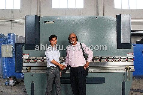 CNC Hydraulic Metal Plate Press Brake, Hydraulic Plate Bending Machine WC67K-160T3200