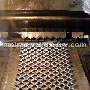 Expanded metal for catwalk/guard screen/shelving/stair treads