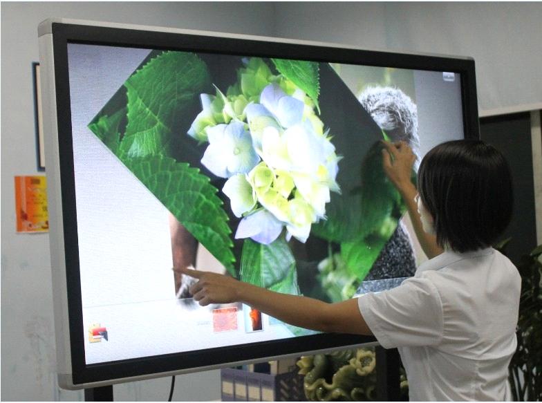 47''-84'' Riotouch LED multi touch all in one screen monitor integrated with OPS PC