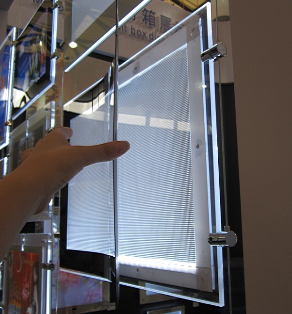 SHOP WINDOW SUSPENDED CABLE POSTER ACRYLIC SIGN HOLDER 1 X A4 DOUBLE POCKET SHOP WINDOW SUSPENDED CABLE POSTER ACRYLIC SIGN HOLDER 1 X A4 DOUBLE POCKET