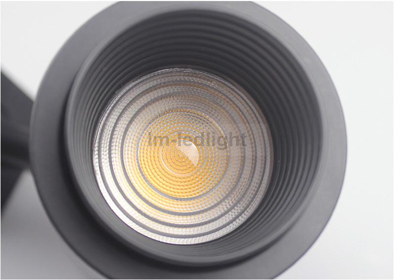 LED track light (18)