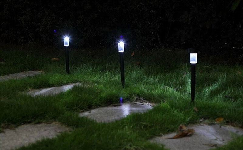 Solar Powered Landscape Yard Lawn Path Lamp