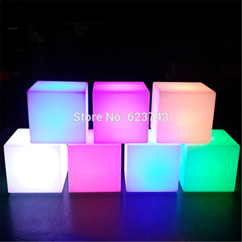 Led-Luminous-Light-Bar-Stool-Color-Changeable-Plastic-Cube-White-Chair (4)