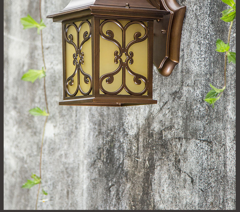 outdoor wall light (2)