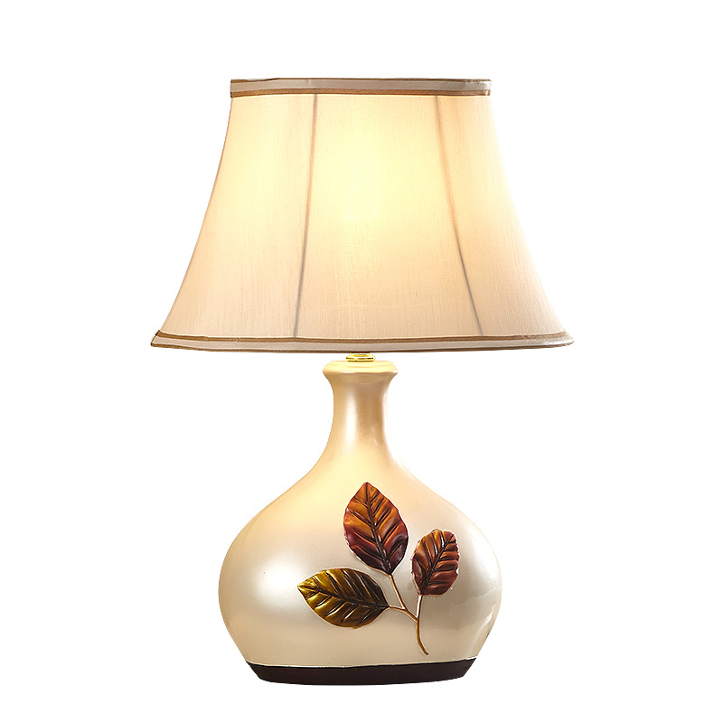 European Garden White Table Lamp Bedroom Bedside Lamp Living