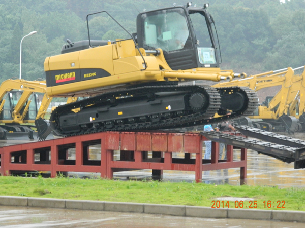 15 ton crawler excavator with cummins engine