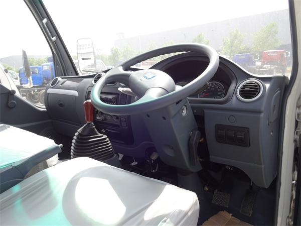 Diesel engine, Euro 2, 4WD 5 ton tipper truck for sale