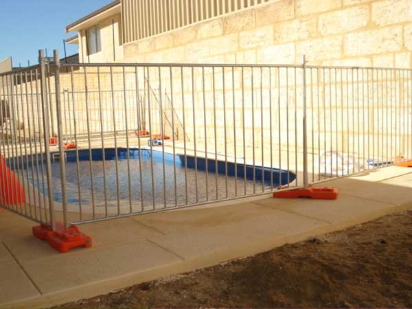 cheap standing portable swimming 21x24m galvanized metal pool fence