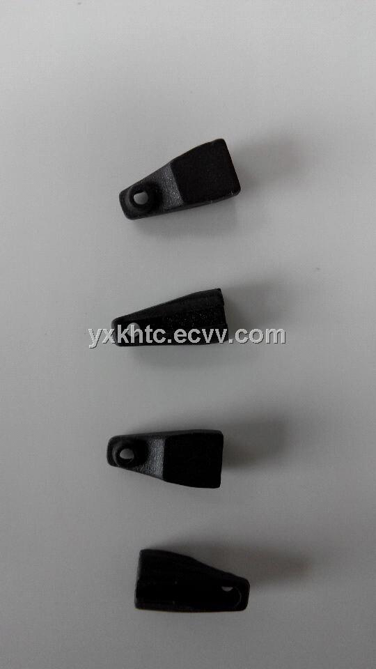 Black alumina ceramics