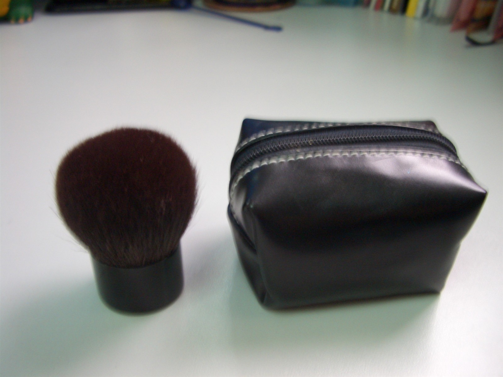 supply high quality powder brush