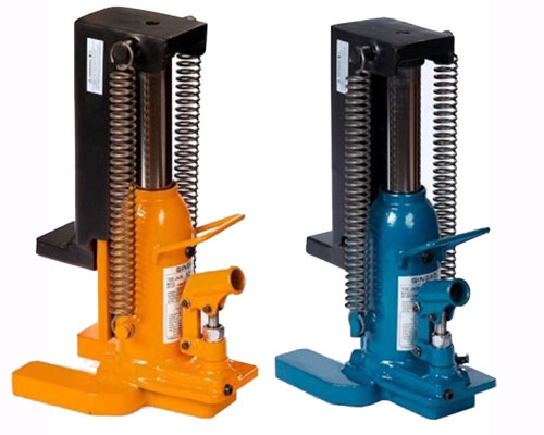 Bocks/ Jacks , Heavy Equipment Used in Construction