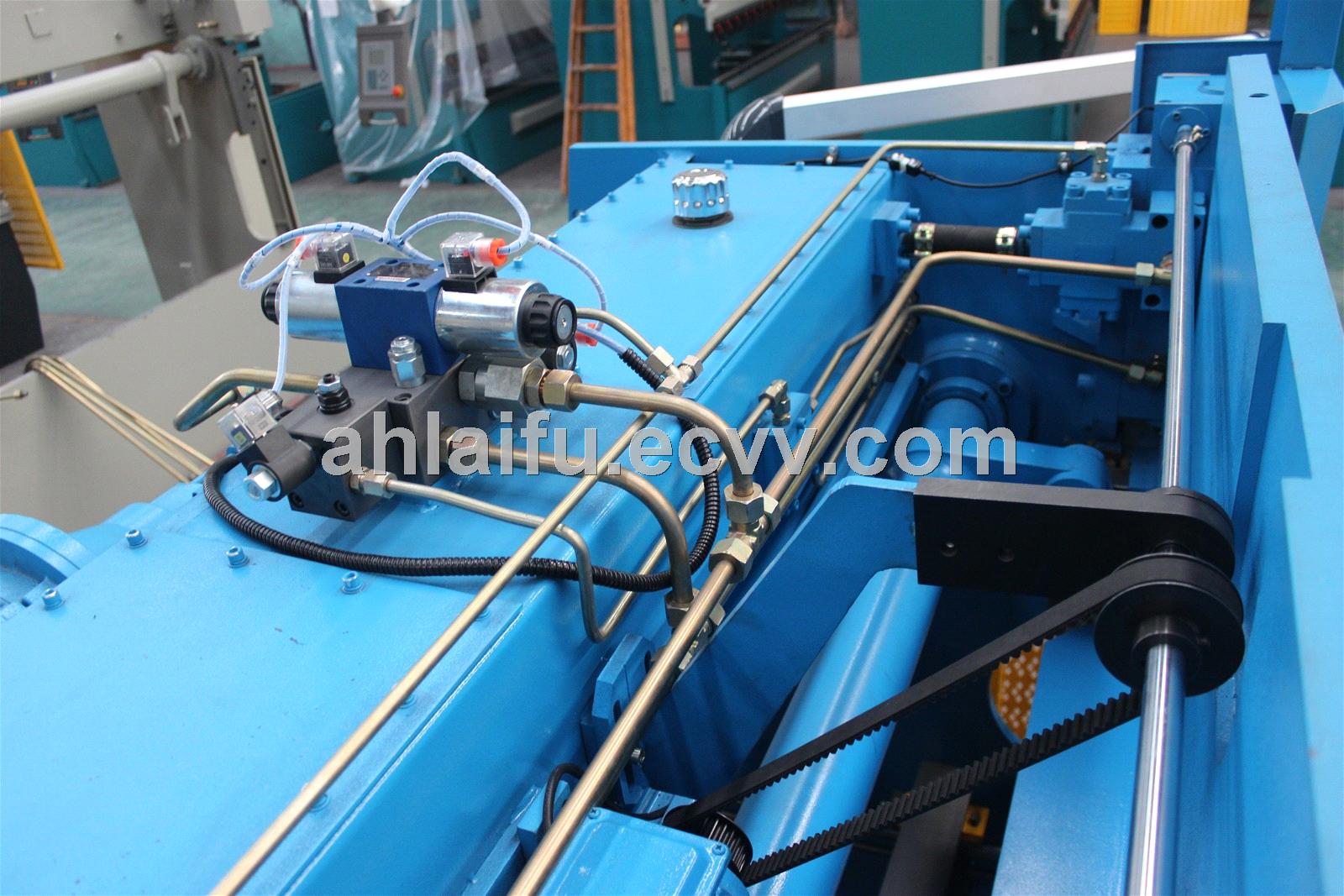 MetalSheetBendingMachineShearingMachine