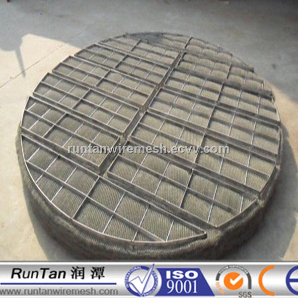 compressed knitted wire mesh