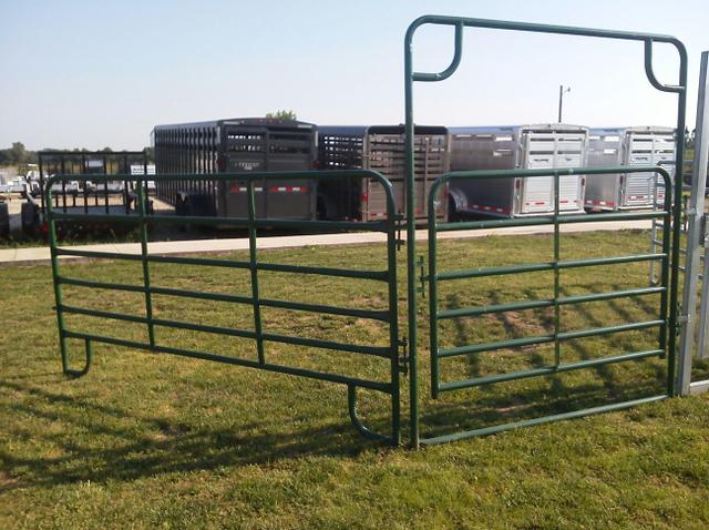 Wholesale Galvanized Steel Cattle Livestock Corral Horse Stall Panels