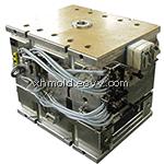 hot runner injection mold and molding for plastic