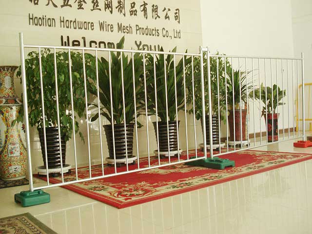 Hot Dipped Galvanized Temporary Steel Pipes Pool Fence