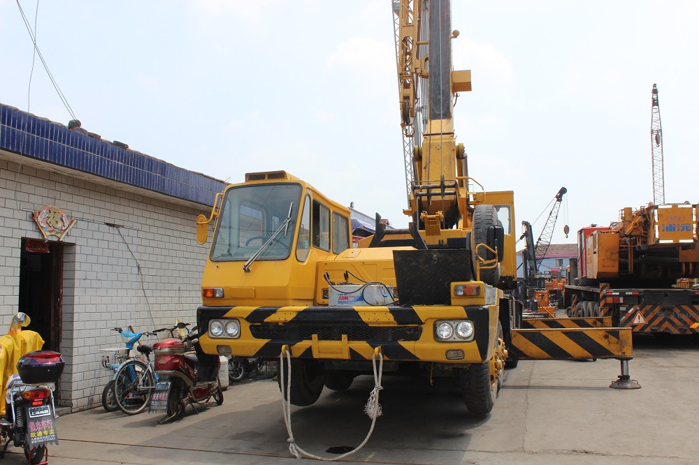 USEDORIGINALTADANOTG452HYDRAULICMOBILETRUCKCRANEFORSALE