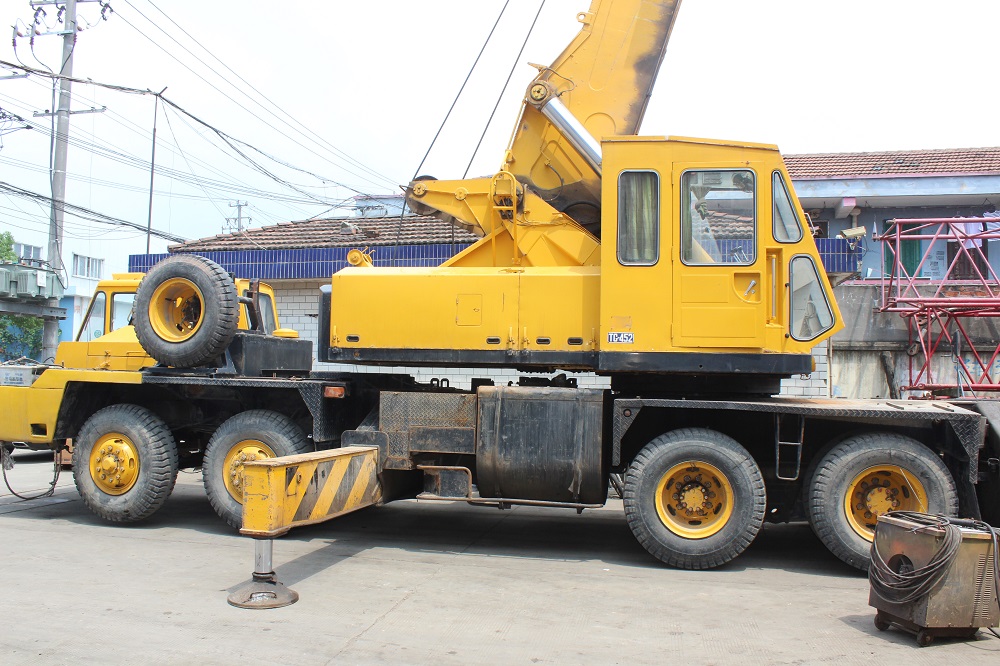 USEDORIGINALTADANOTG452HYDRAULICMOBILETRUCKCRANEFORSALE