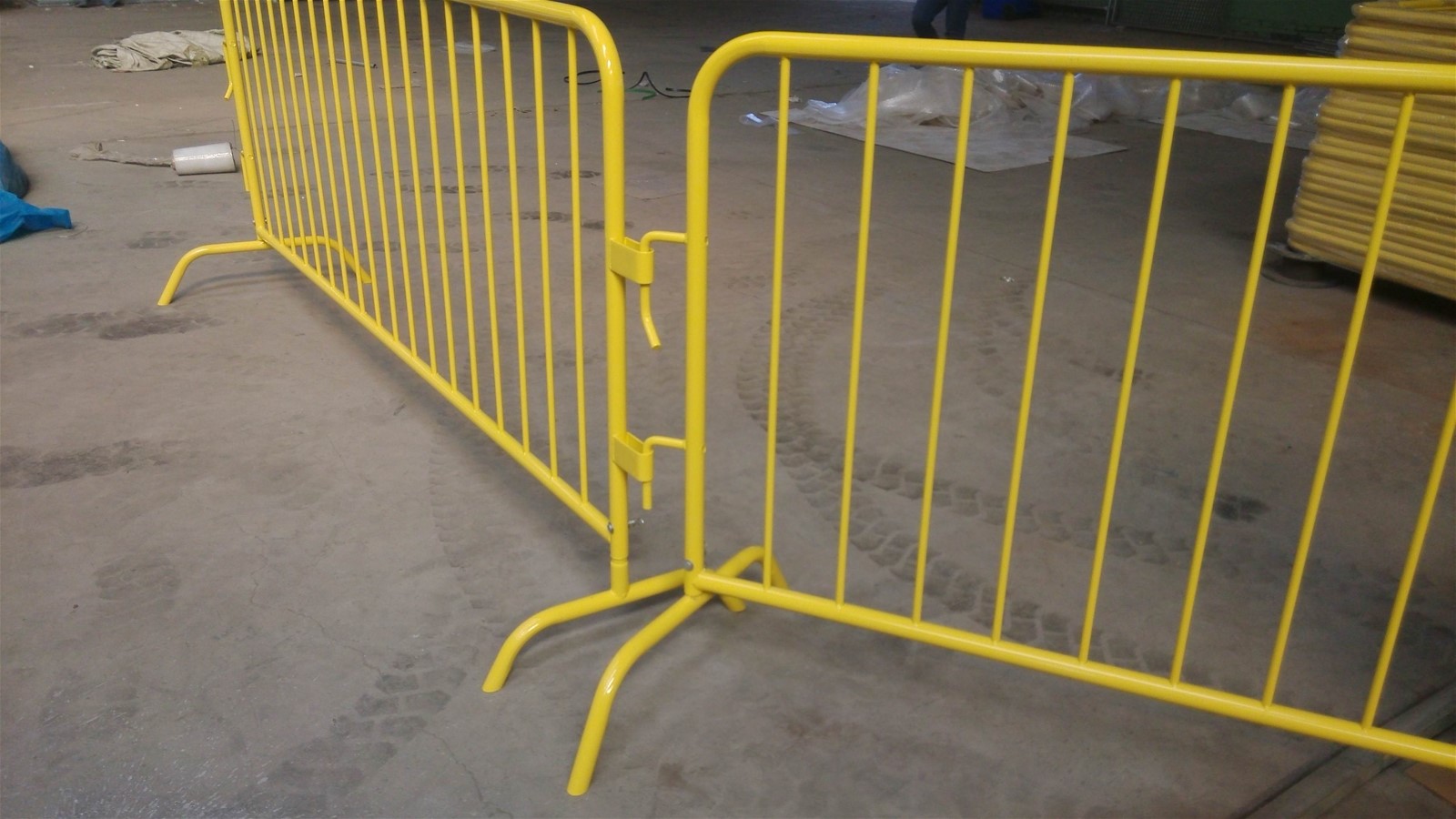 8Metal Galvanized Steel Bike Rack Crowd Control Barricade powder coated with bridge feet