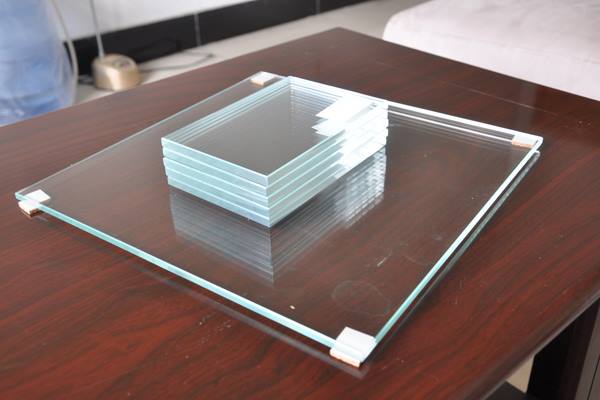 China 2mm3mm 4mm5mm 6mm8mm 10mm 12mm 15mm19mm optiwhite float glass with ISO9001CE